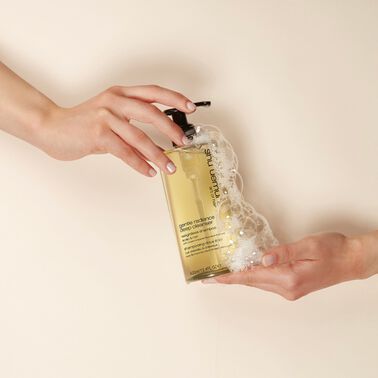 Gentle Radiance Deep Cleanser Cleansing Shampoo - SHU UEMURA | L'Oréal Partner Shop